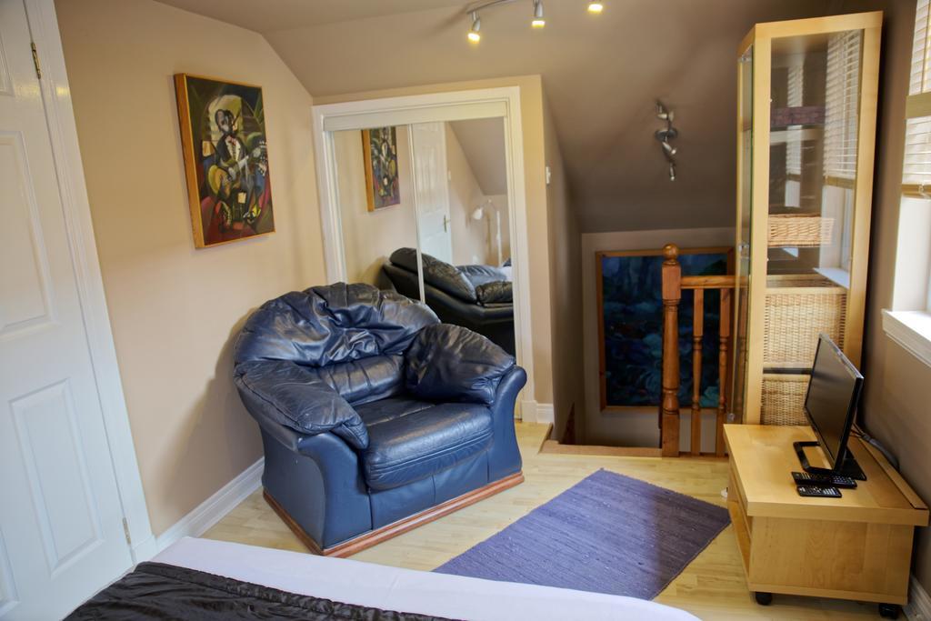 3Mac Dunfermline Self-Catering Apartment Rum bild