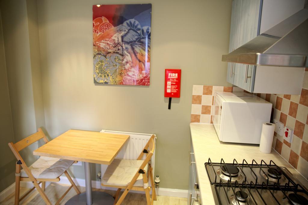 3Mac Dunfermline Self-Catering Apartment Rum bild