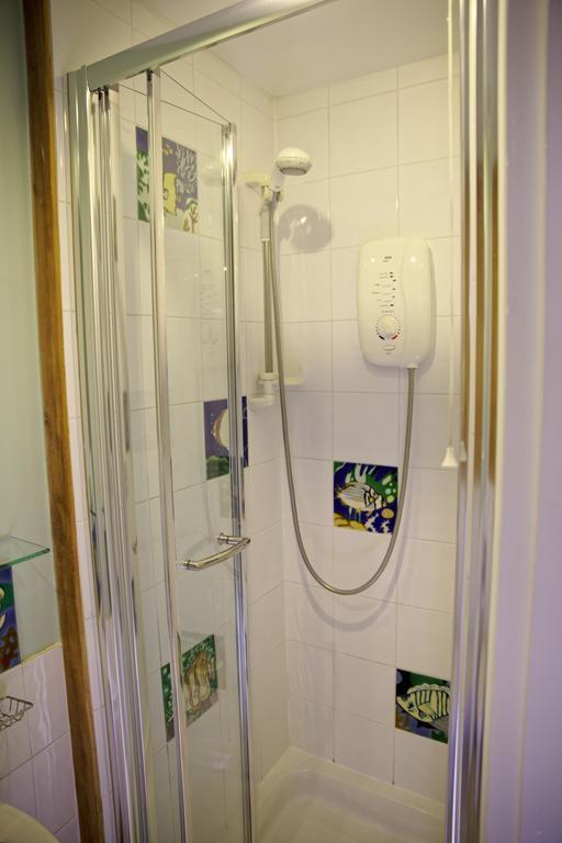 3Mac Dunfermline Self-Catering Apartment Rum bild