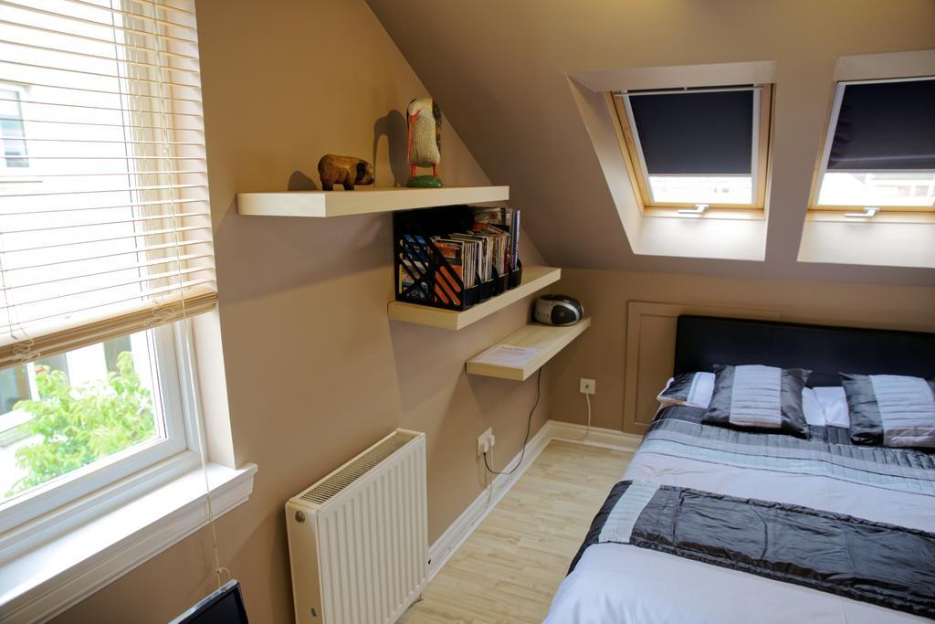 3Mac Dunfermline Self-Catering Apartment Rum bild