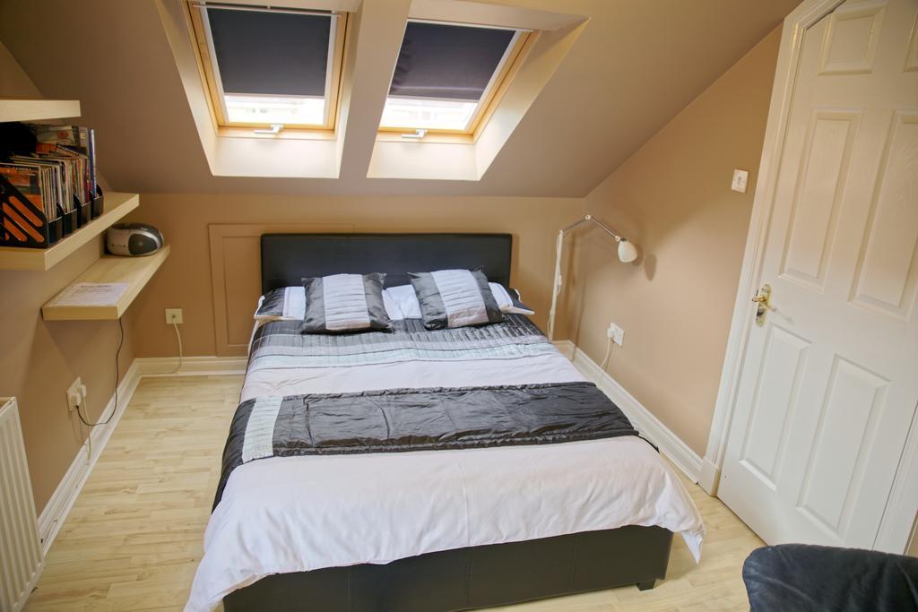 3Mac Dunfermline Self-Catering Apartment Rum bild